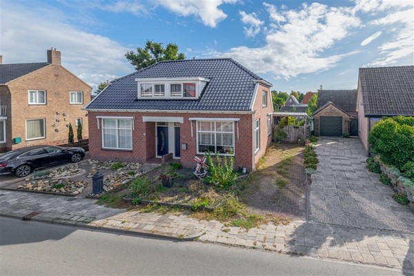 Te koop: Sfeervolle 2-onder-1-kapwoning met royale aanbouw en diepe tuin!